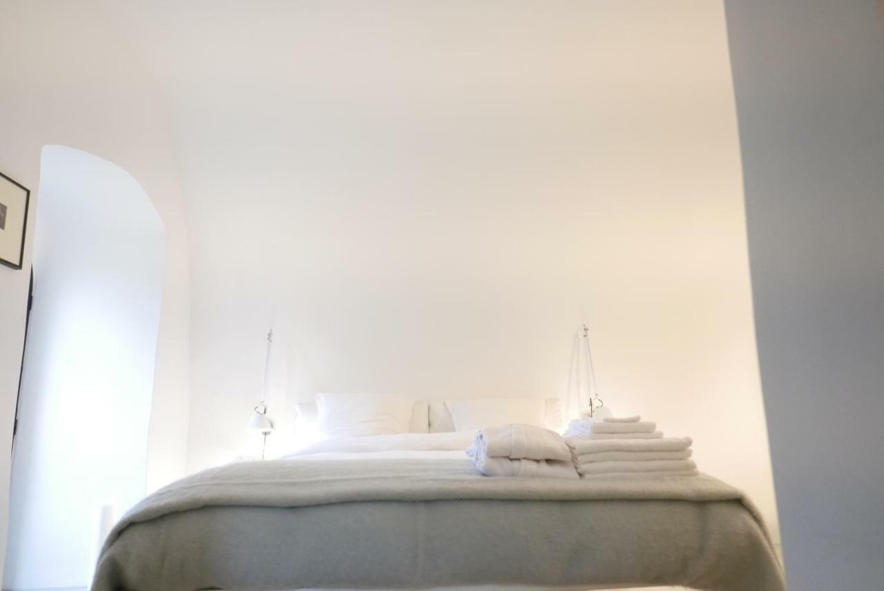 Tour Sarrazine De Montaren Bed & Breakfast エクステリア 写真